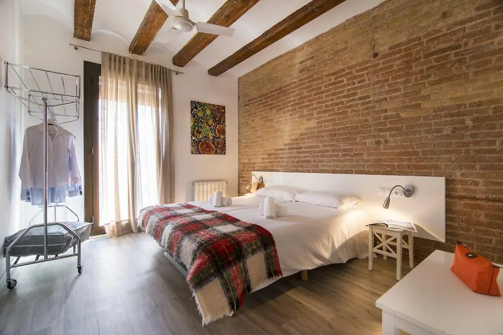 Happy People Ramblas Harbour Apartments Barcelona