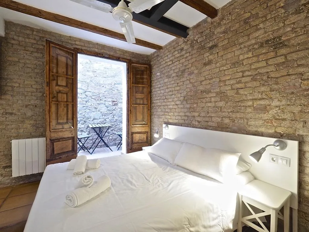 Happy People Ramblas Harbour Apartments Barcelona Spain